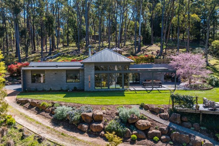 42 Christopher Cres, Woodend VIC 3442, Australia