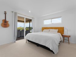 19 Annette St, Dundowran Beach QLD 4655, Australia