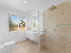 19 Annette St, Dundowran Beach QLD 4655, Australia