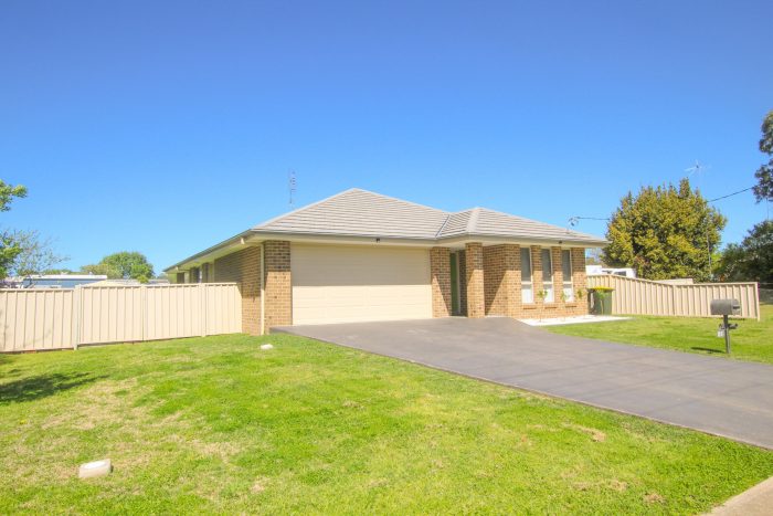 36 Court St, Boorowa NSW 2586, Australia