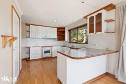 16 Croesus Ct, Lindisfarne TAS 7015, Australia