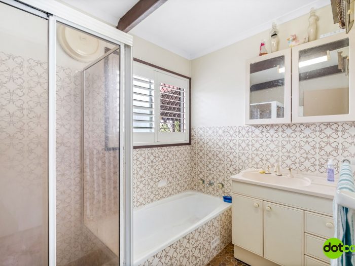 42 Elouera Ave, Buff Point NSW 2262, Australia