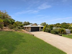 74 Palm Way, Dundowran Beach QLD 4655, Australia