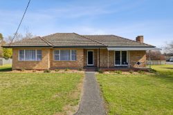57 Farm St, Boorowa NSW 2586, Australia