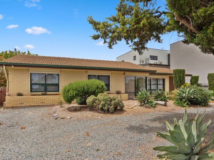 1 Fergus Ave, Christies Beach SA 5165, Australia