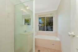 11 Fishburn Cres, Watanobbi NSW 2259, Australia