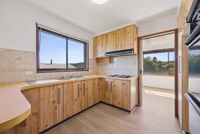 4 Fitzgibbon Pl, Karabar NSW 2620, Australia