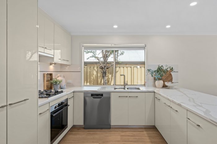 10 Flag St, Seaford Meadows SA 5169, Australia