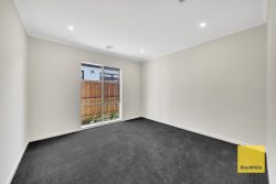 7 Flock St, Tarneit VIC 3029, Australia