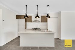 7 Flock St, Tarneit VIC 3029, Australia