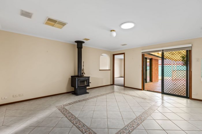 1 Freeling Cres, Greenwith SA 5125, Australia
