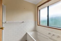 1 Freeling Cres, Greenwith SA 5125, Australia