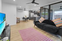 5 Jennifer Ct, Bucasia QLD 4750, Australia