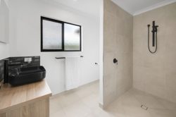 5 Jennifer Ct, Bucasia QLD 4750, Australia