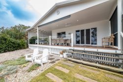 83 Gloucester Ave, Hideaway Bay QLD 4800, Australia