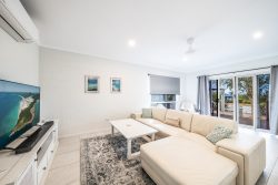 83 Gloucester Ave, Hideaway Bay QLD 4800, Australia