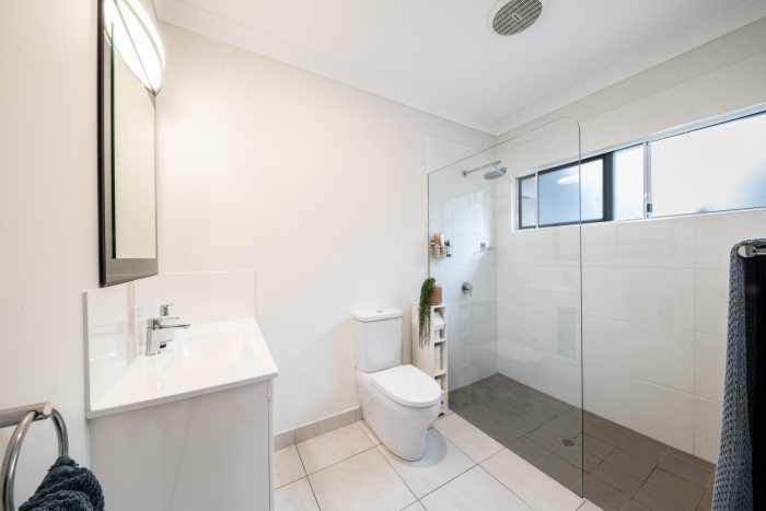 83 Gloucester Ave, Hideaway Bay QLD 4800, Australia