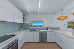 28 Gloucester Ave, Hideaway Bay QLD 4800, Australia