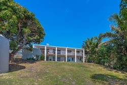 28 Gloucester Ave, Hideaway Bay QLD 4800, Australia