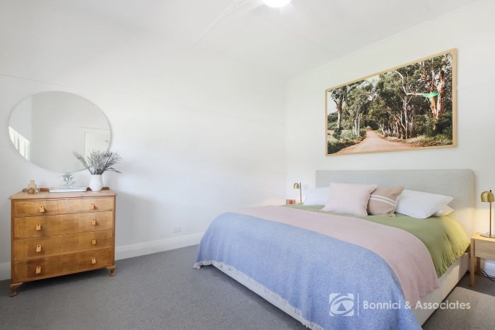 17 Harper Ave, Beechworth VIC 3747, Australia