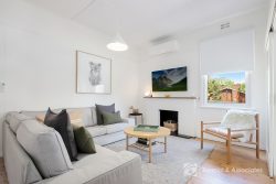 17 Harper Ave, Beechworth VIC 3747, Australia