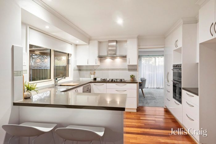 9 Helston Ct, Croydon Hills VIC 3136, Australia