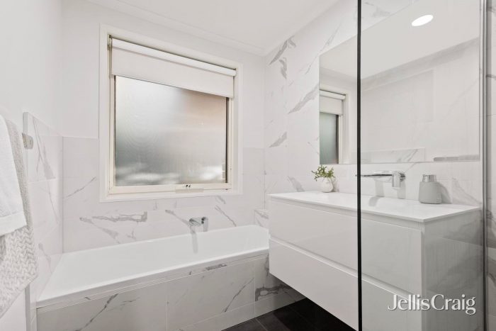9 Helston Ct, Croydon Hills VIC 3136, Australia