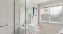 136 High St, Howlong NSW 2643, Australia