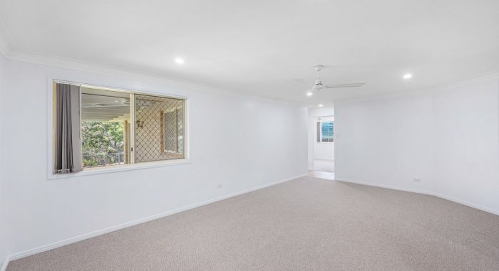 133 J Hickey Ave, Clinton QLD 4680, Australia