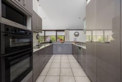 7 Johnson Pl, Karabar NSW 2620, Australia