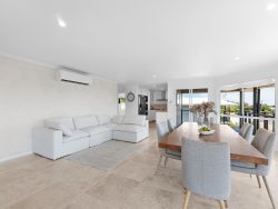 19 Annette St, Dundowran Beach QLD 4655, Australia