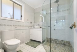 13 Loch Ness Dr, Fletcher NSW 2287, Australia