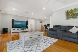 13 Loch Ness Dr, Fletcher NSW 2287, Australia