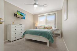 13 Loch Ness Dr, Fletcher NSW 2287, Australia