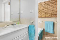 Unit 3/27 Ernest St, Belmont NSW 2280, Australia