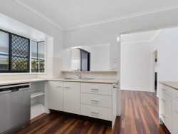 23 MacGregor St, The Range QLD 4700, Australia