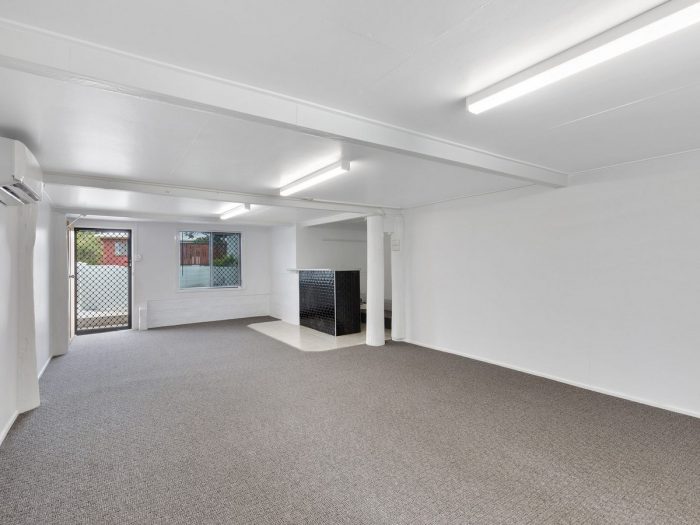 23 MacGregor St, The Range QLD 4700, Australia