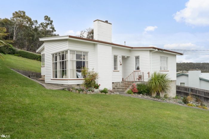 9 Magnolia Rd, Risdon Vale TAS 7016, Australia