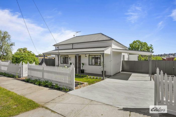 17 Mahnke St, Stawell VIC 3380, Australia