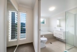 Unit 17/65 Manooka Dr, Tranquile Units, Cannonvale QLD 4802, Australia