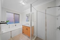 51 Lindeman St, Springfield Lakes QLD 4300, Australia