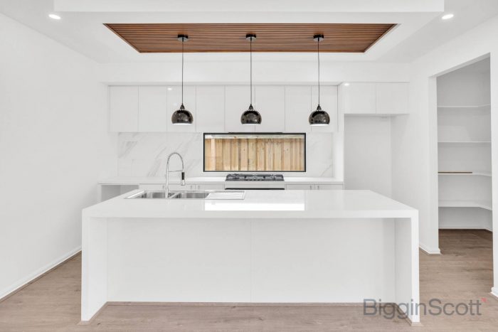 10 Montestella St, Deanside VIC 3336, Australia