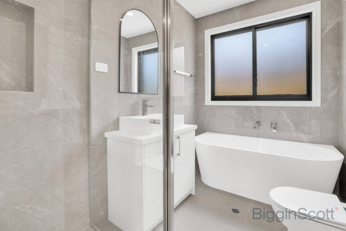 10 Montestella St, Deanside VIC 3336, Australia