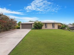 16 Golf Cres, Craignish QLD 4655, Australia