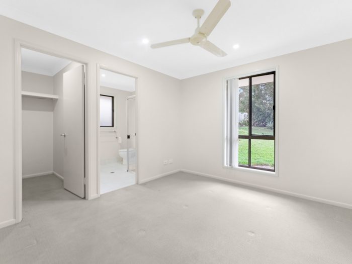 16 Golf Cres, Craignish QLD 4655, Australia