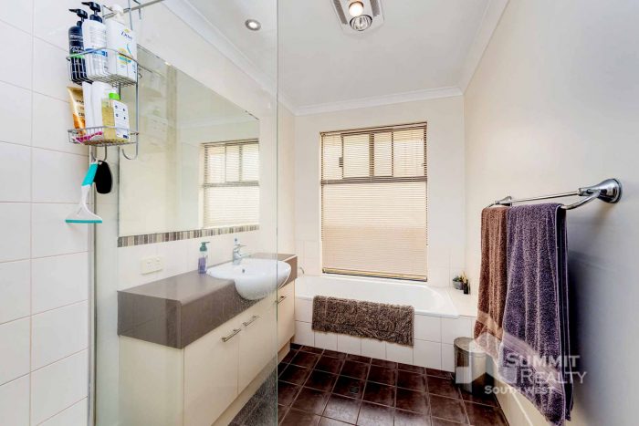 16 Romney Way, Eaton WA 6232, Australia