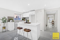 10 Ningaloo St, Tarneit VIC 3029, Australia