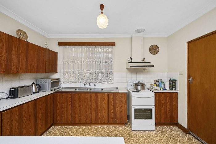 22 Lukin Way, Bassendean WA 6054, Australia