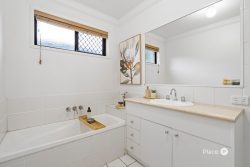 16 Kayannie St, Parkinson QLD 4115, Australia