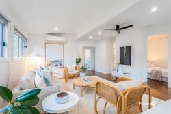 129 Elizabeth Ave, Clontarf QLD 4019, Australia